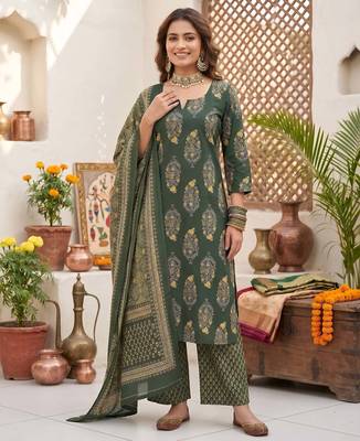 Green floral printed straight kurta set for women 5