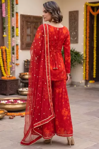 Red floral printed straight kurta set for women