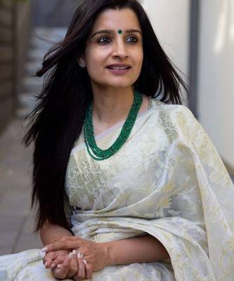 White silk blend jacuard work festival saree with unstitched blouse piece 2