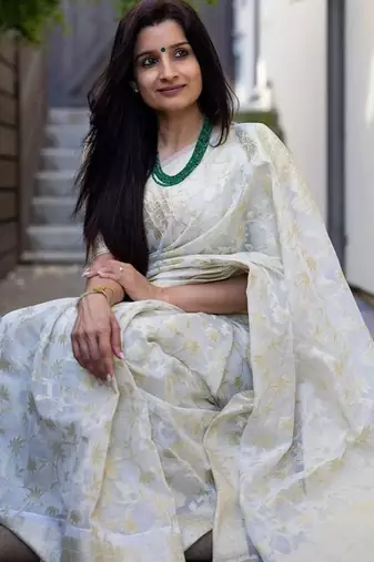 White silk blend jacuard work festival saree with unstitched blouse piece