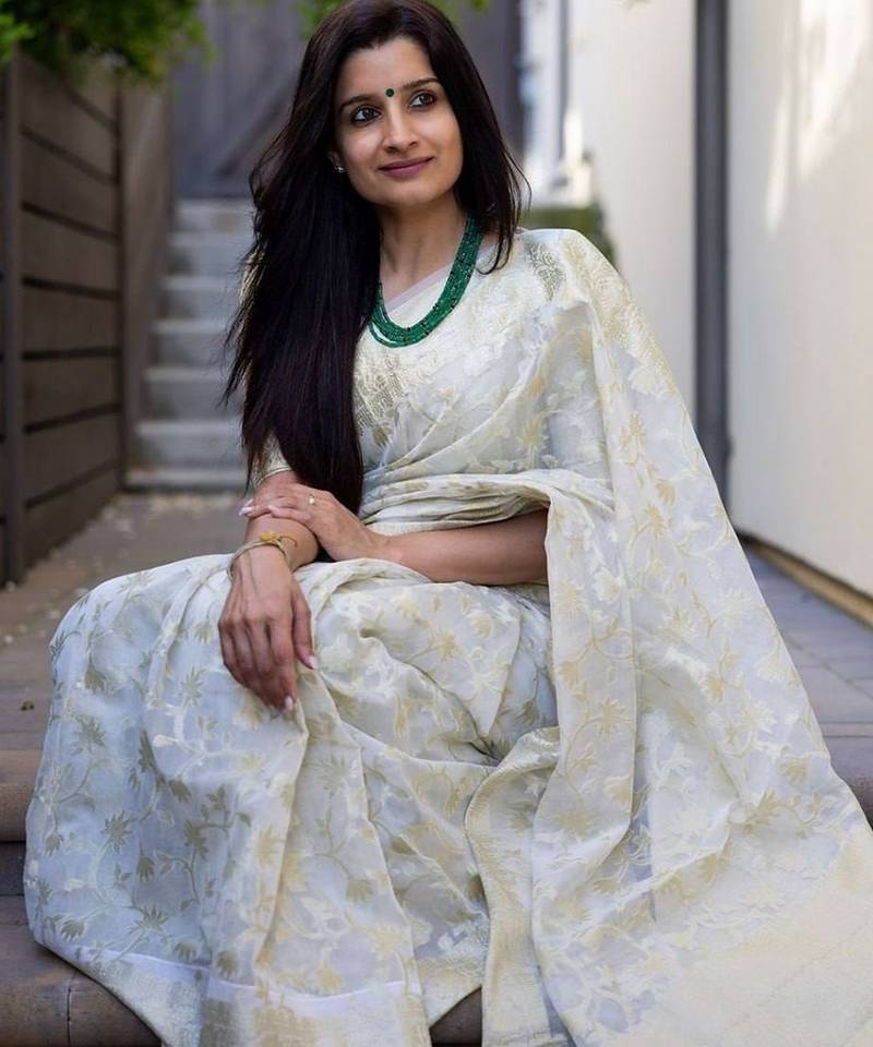 White silk blend jacuard work festival saree with unstitched blouse piece