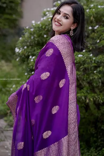 Purple silk blend jacuard work festival saree with unstitched blouse piece