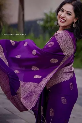 Purple silk blend jacuard work festival saree with unstitched blouse piece