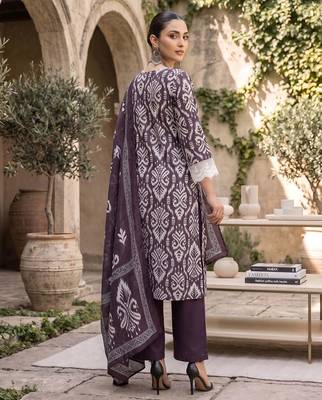 Purple floral printed straight kurta set for women 2