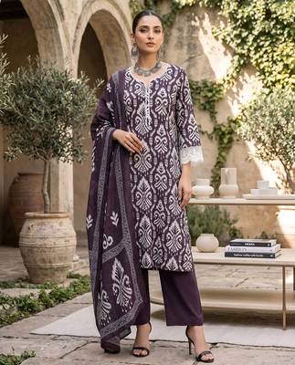 Purple floral printed straight kurta set for women 5