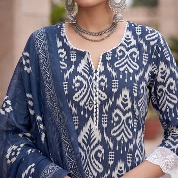 Blue floral printed straight kurta set for women 3