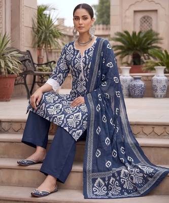 Blue floral printed straight kurta set for women 4