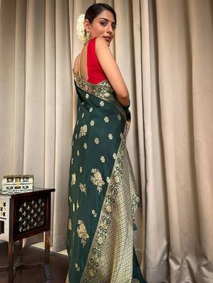 Green red silk blend jacuard work festival saree with unstitched blouse piece 3