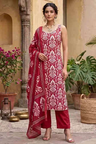 Pink floral printed straight kurta set for women