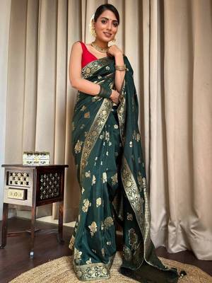 Green red silk blend jacuard work festival saree with unstitched blouse piece 4