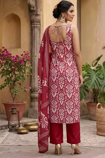 Pink floral printed straight kurta set for women