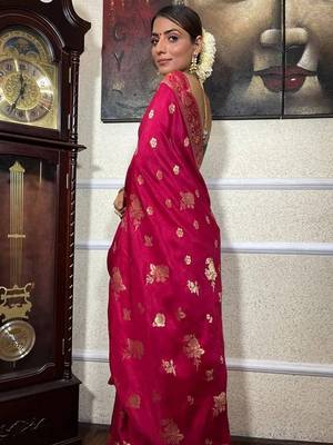 Pink green silk blend jacuard work festival saree with unstitched blouse piece 2