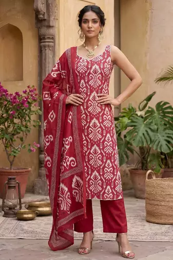 Pink floral printed straight kurta set for women