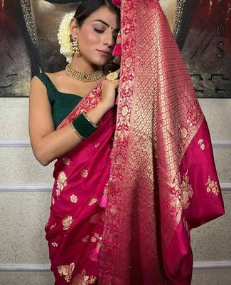 Pink green silk blend jacuard work festival saree with unstitched blouse piece 4