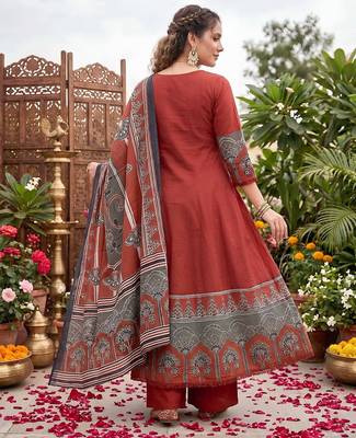 Maroon floral printed anarkali kurta set for women 2