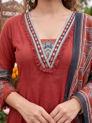 Maroon floral printed anarkali kurta set for women 3