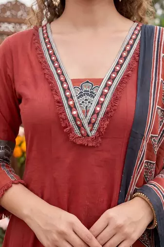 Maroon floral printed anarkali kurta set for women