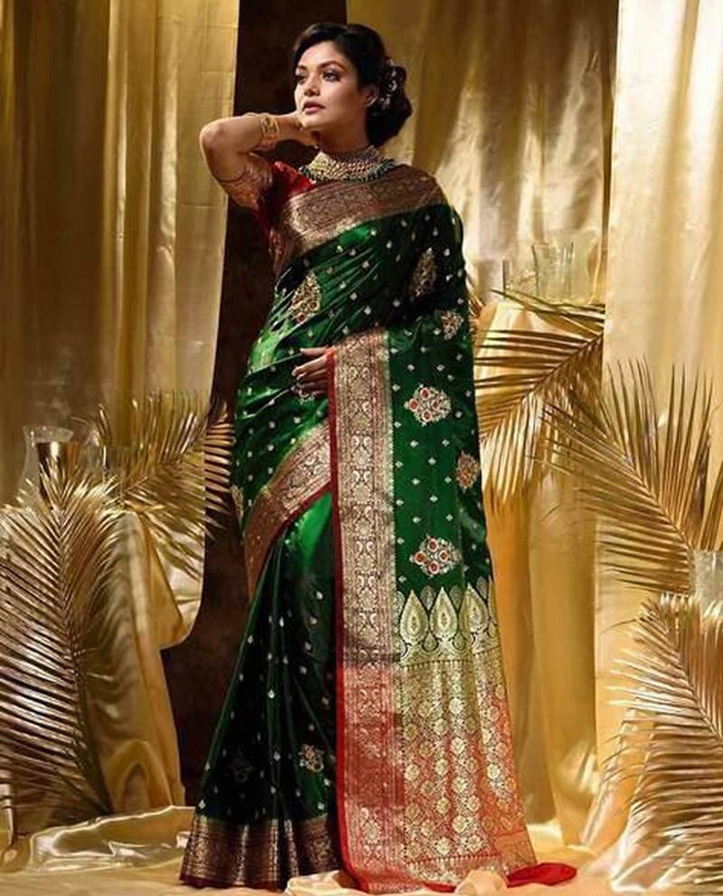 Green red silk blend jacuard work festival saree with unstitched blouse piece