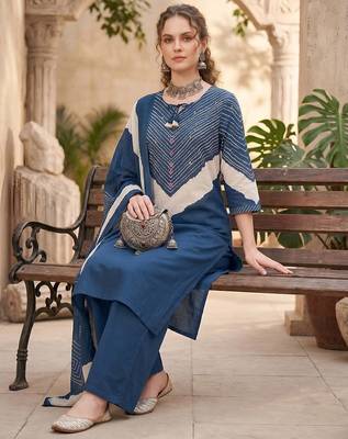 Blue floral printed straight kurta set for women 3