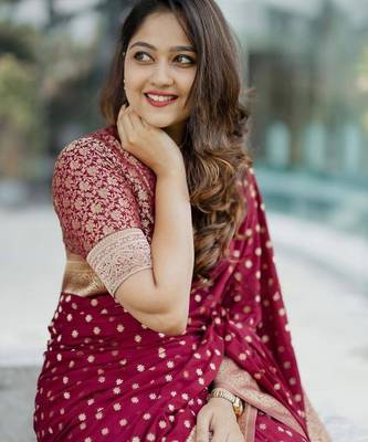 Maroon silk blend jacuard work festival saree with unstitched blouse piece 5