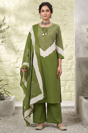 Green floral printed straight kurta set for women