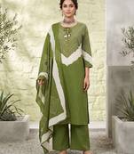 Green floral printed straight kurta set for women