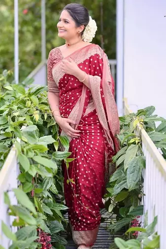 Maroon silk blend jacuard work festival saree with unstitched blouse piece