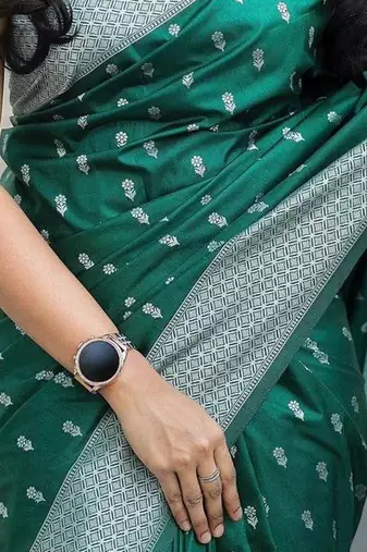 Green silk blend jacuard work festival saree with unstitched blouse piece