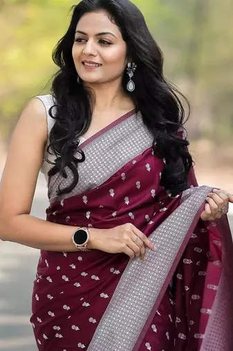 Maroon silk blend jacuard work festival saree with unstitched blouse piece