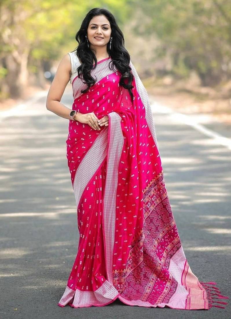 Pink  silk blend jacuard work festival saree with unstitched blouse piece