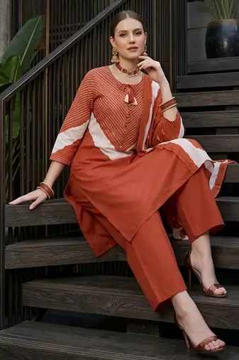 Rust floral printed straight kurta set for women