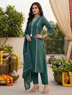 Teal green floral printed straight kurta set for women 4