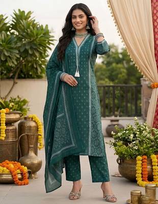 Teal green floral printed straight kurta set for women 5