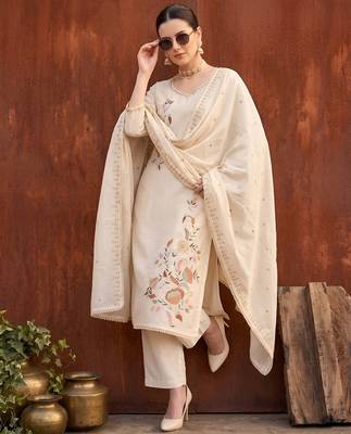 Beige floral printed straight kurta set for women 3