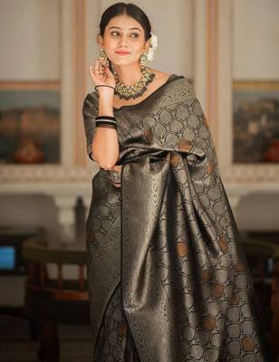 Black silk blend jacuard work festival saree with unstitched blouse piece 3