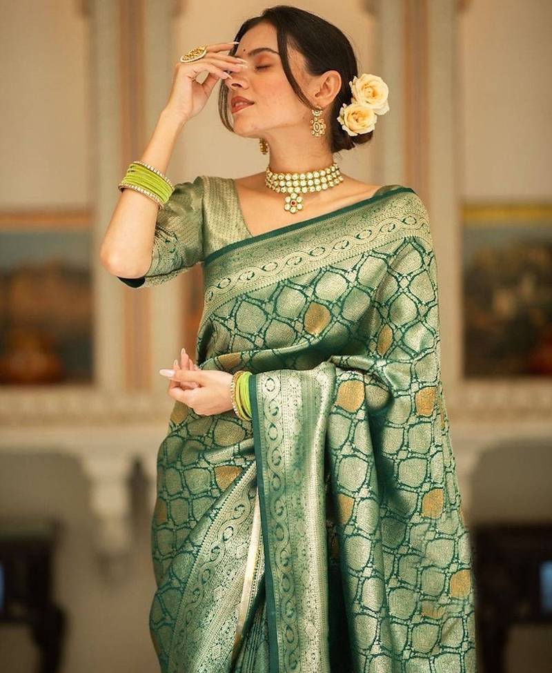 Green silk blend jacuard work festival saree with unstitched blouse piece