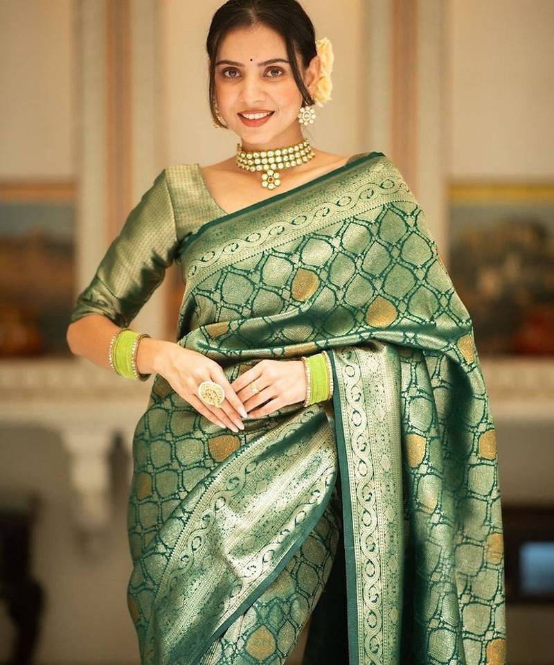Green silk blend jacuard work festival saree with unstitched blouse piece