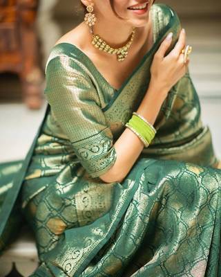 Green silk blend jacuard work festival saree with unstitched blouse piece 4
