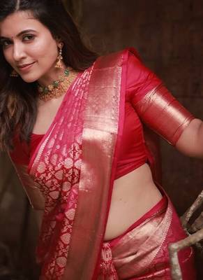 Pink silk blend jacuard work festival saree with unstitched blouse piece 2