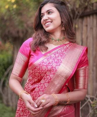 Pink silk blend jacuard work festival saree with unstitched blouse piece 5