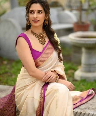Off white pink silk blend jacuard work festival saree with unstitched blouse piece 1