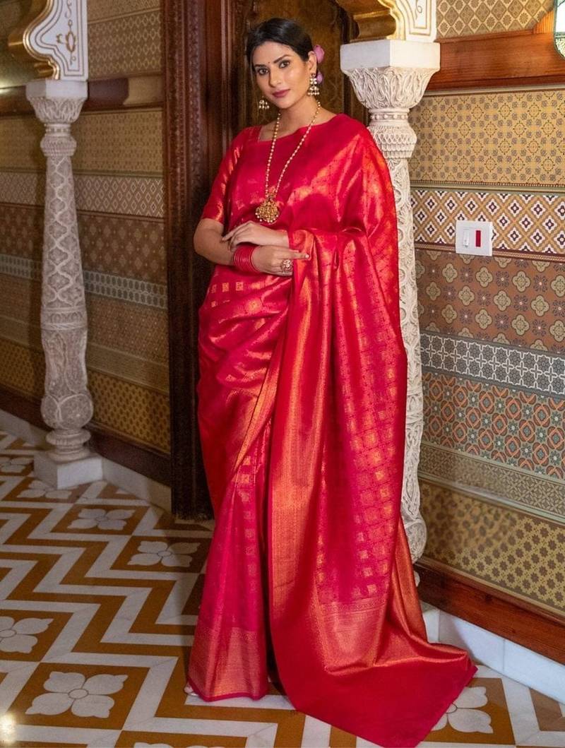 Red silk blend jacuard work festival saree with unstitched blouse piece