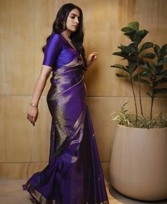 Purple silk blend jacuard work festival saree with unstitched blouse piece 4