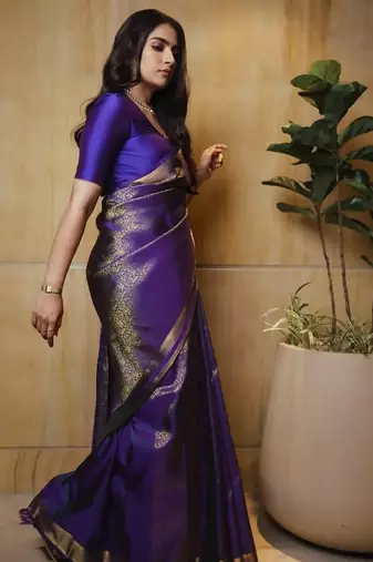 Purple silk blend jacuard work festival saree with unstitched blouse piece