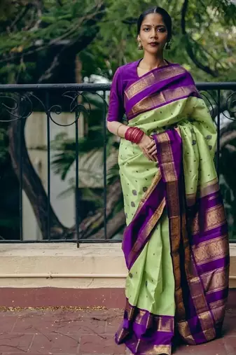 Pista purple silk blend jacuard work festival saree with unstitched blouse piece