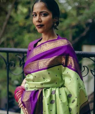 Pista purple silk blend jacuard work festival saree with unstitched blouse piece 4