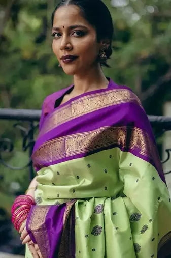 Pista purple silk blend jacuard work festival saree with unstitched blouse piece