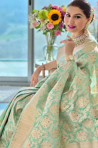 Sky blue silk blend jacuard work festival saree with unstitched blouse piece