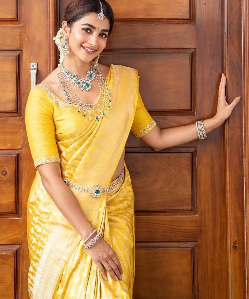 Yellow silk blend jacuard work festival saree with unstitched blouse piece