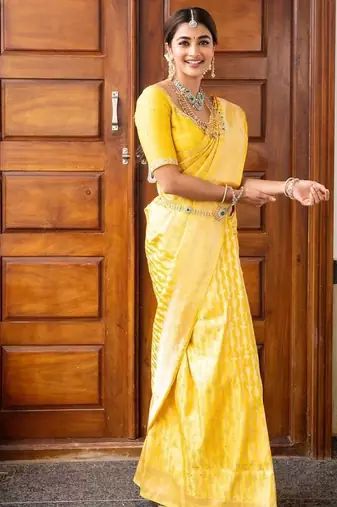Yellow silk blend jacuard work festival saree with unstitched blouse piece